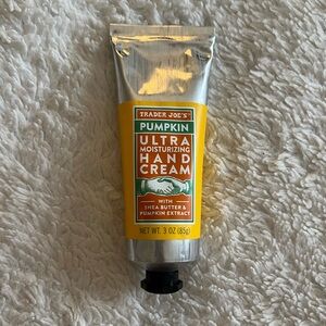 TRADER JOES PUMPKIN ULTRA MOISTURIZING HAND CREAM